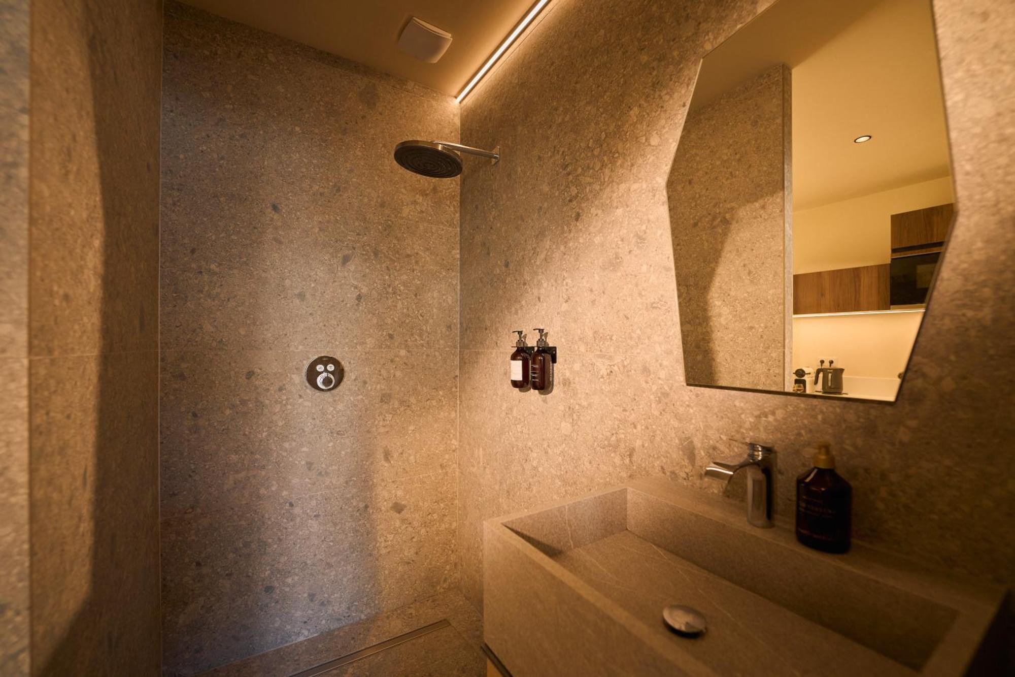 Suite Atypique - Jacuzzi Privatif En Centre Ville De Коняк Екстериор снимка